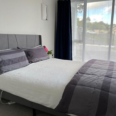 Totara Vale, Free Coffee, Parking And Wifi, Near Glenfield Mall And Highway 18,1 Auckland Eksteriør billede